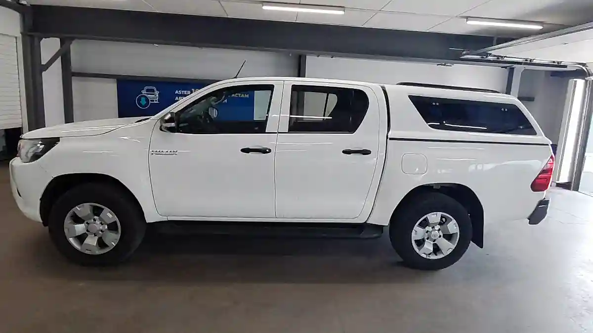 Toyota Hilux 2017 года за 12 590 000 тг. в Астана