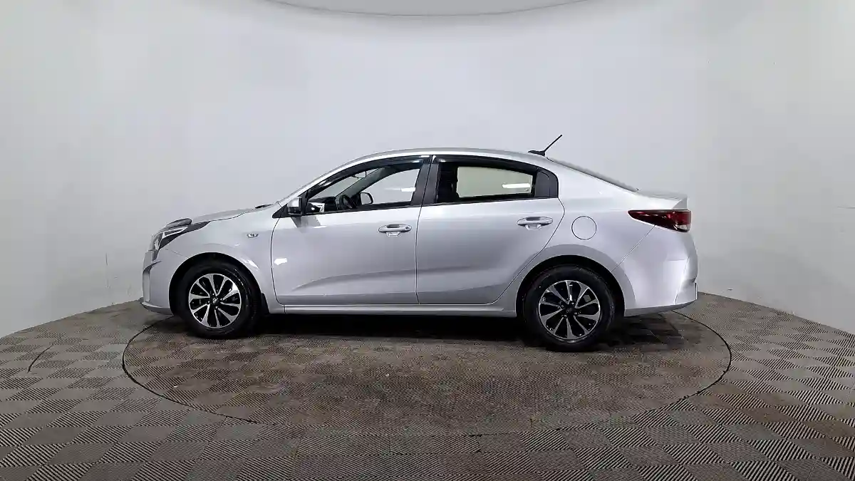 Kia Rio 2021 года за 7 650 000 тг. в Астана