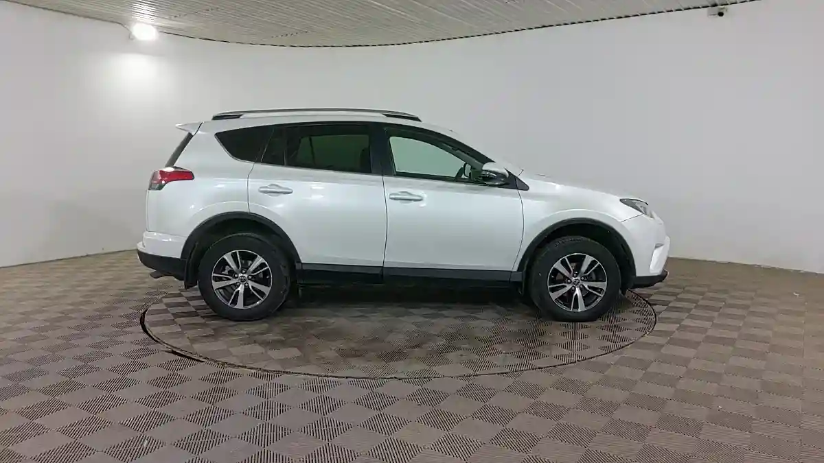 Toyota RAV4 2019 года за 10 500 000 тг. в Шымкент