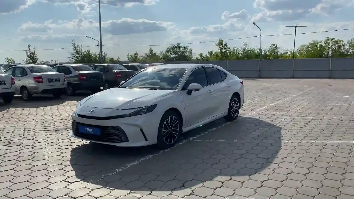 Toyota Camry 2025 года за 22 200 000 тг. в Караганда