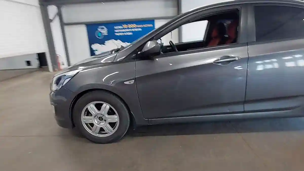 Hyundai Solaris 2015 года за 3 980 000 тг. в Астана