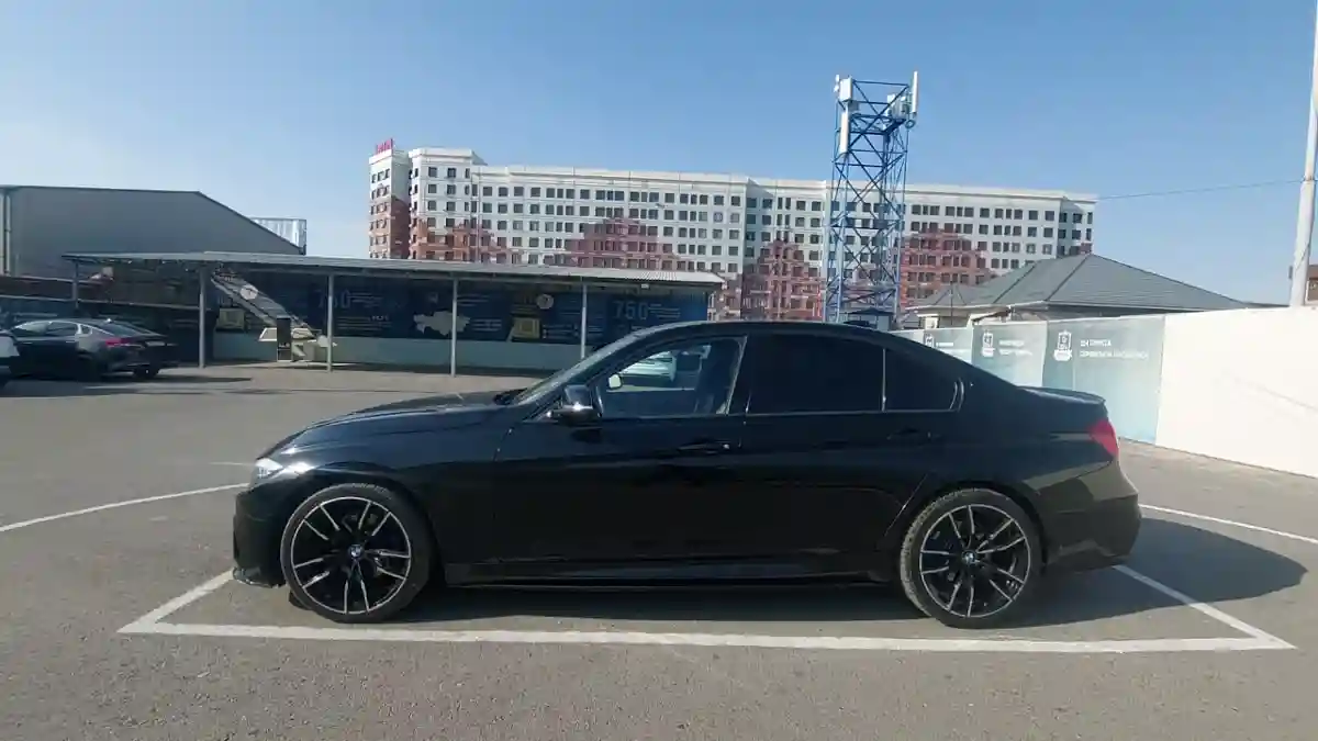 BMW 3 серии 2015 года за 6 990 000 тг. в Шымкент