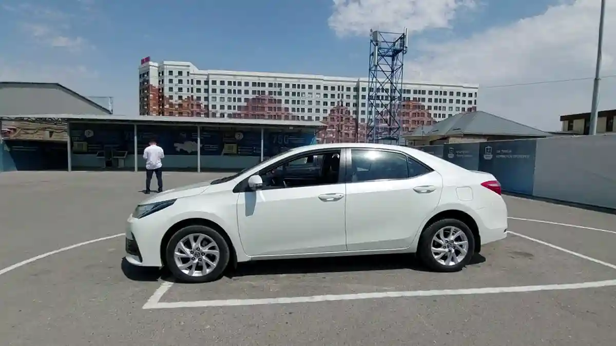Toyota Corolla 2018 года за 7 890 000 тг. в Шымкент