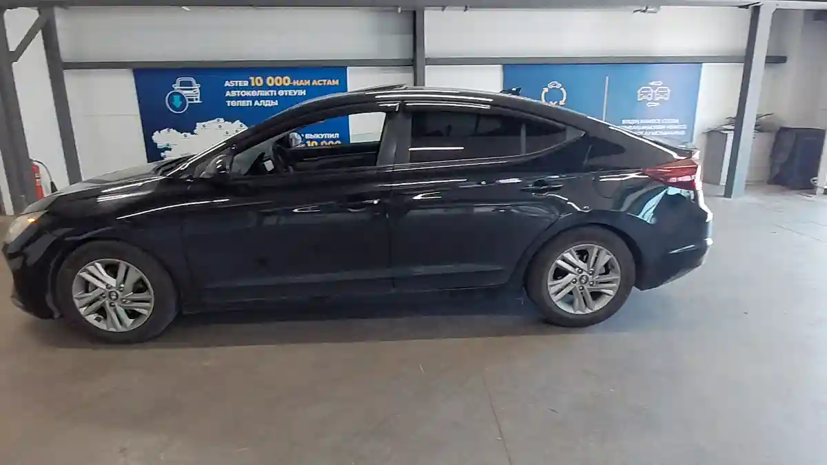 Hyundai Elantra 2018 года за 6 490 000 тг. в Астана