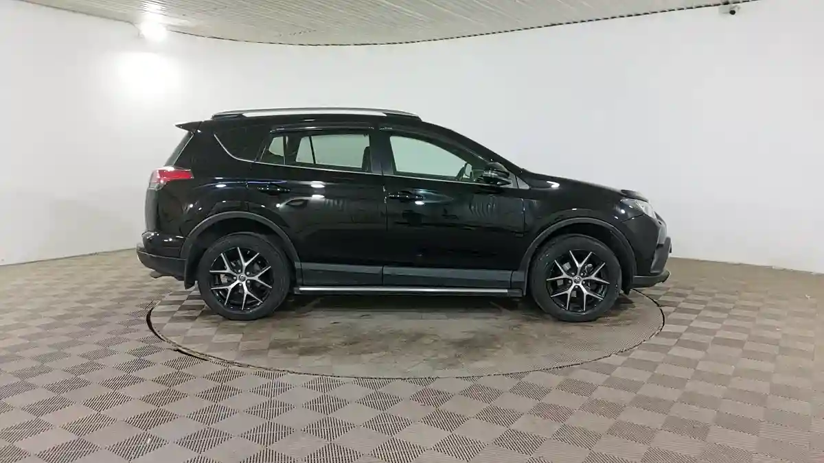 Toyota RAV4 2018 года за 11 790 000 тг. в Шымкент