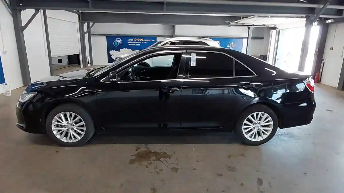 Toyota Camry 2016 года за 9 990 000 тг. в Астана