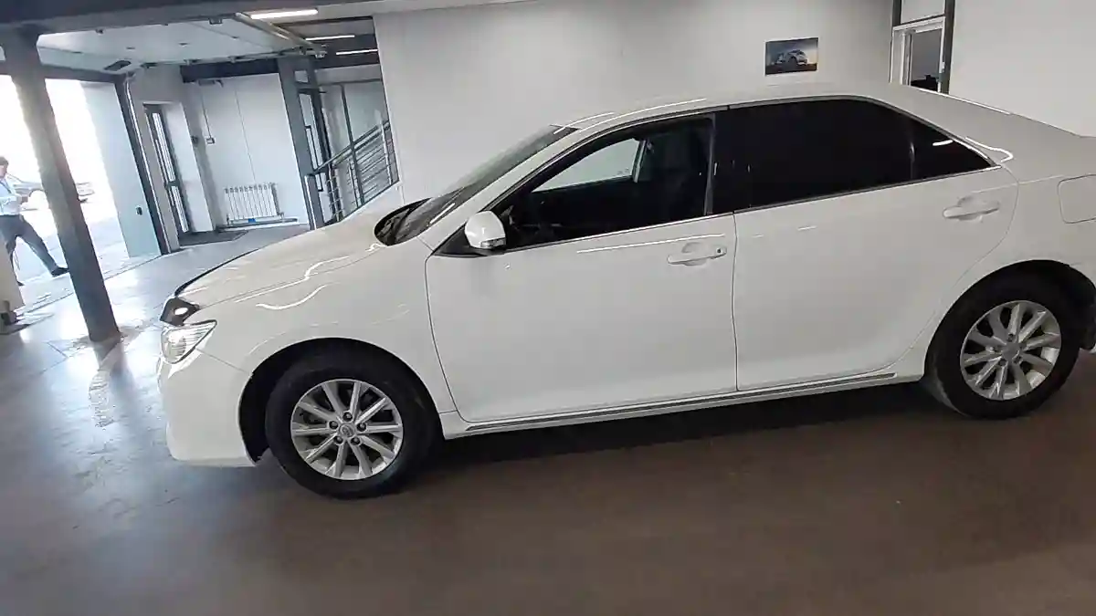 Toyota Camry 2013 года за 7 990 000 тг. в Астана