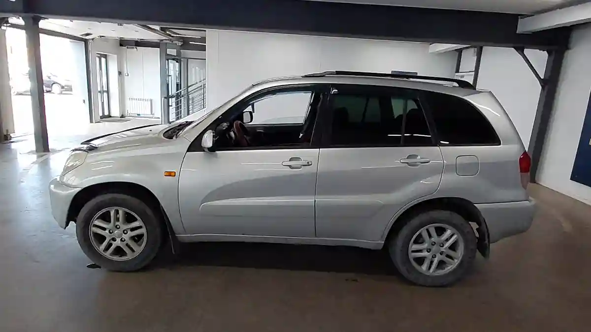 Toyota RAV4 2002 года за 3 700 000 тг. в Астана