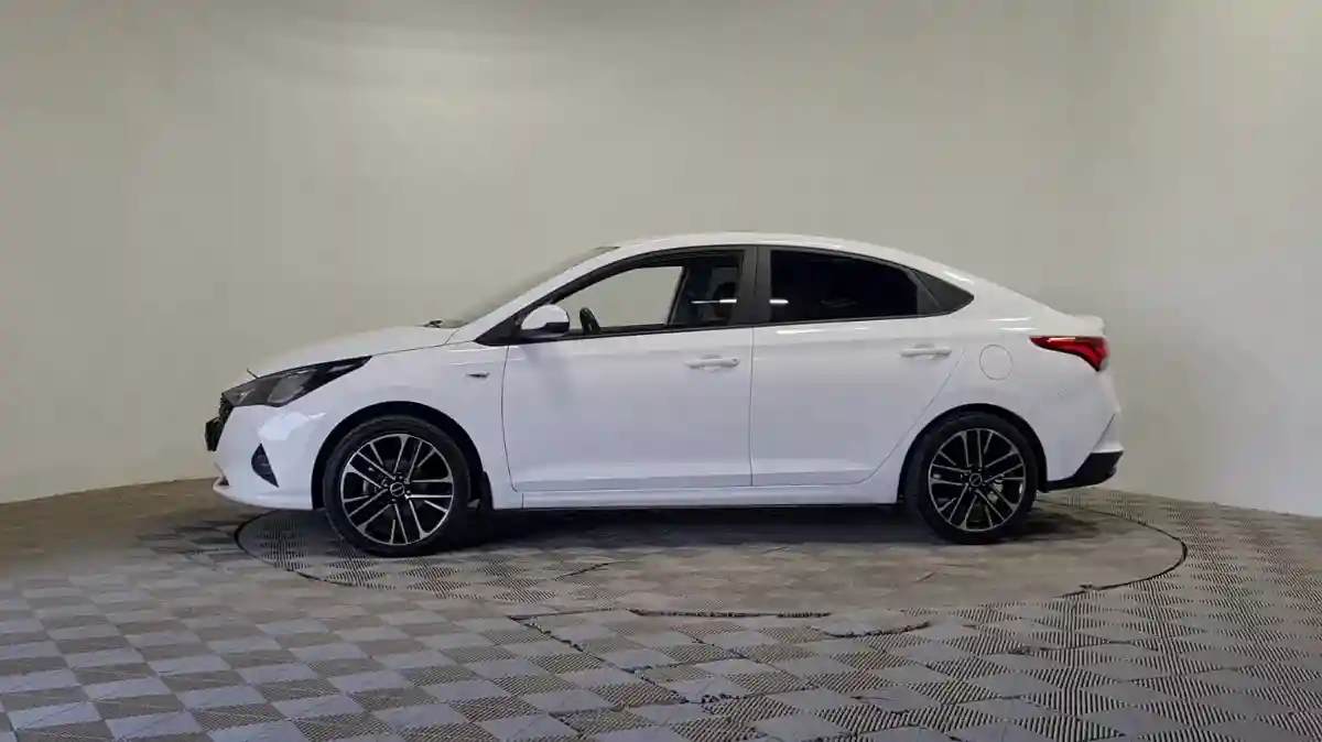 Hyundai Accent 2022 года за 7 050 000 тг. в Алматы