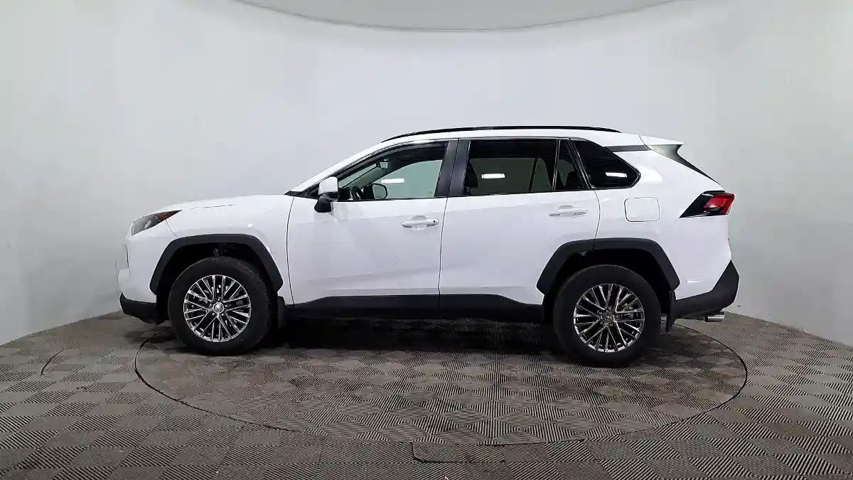 Toyota RAV4 2021 года за 11 200 000 тг. в Астана