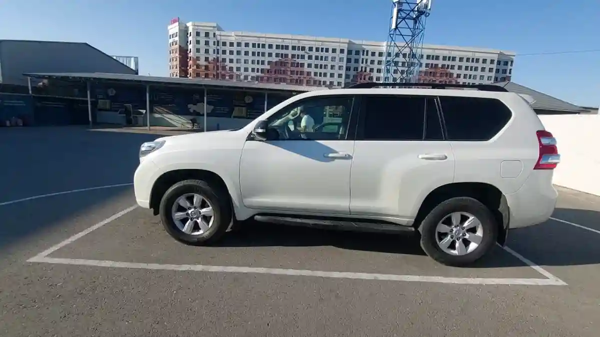 Toyota Land Cruiser Prado 2014 года за 14 990 000 тг. в Шымкент