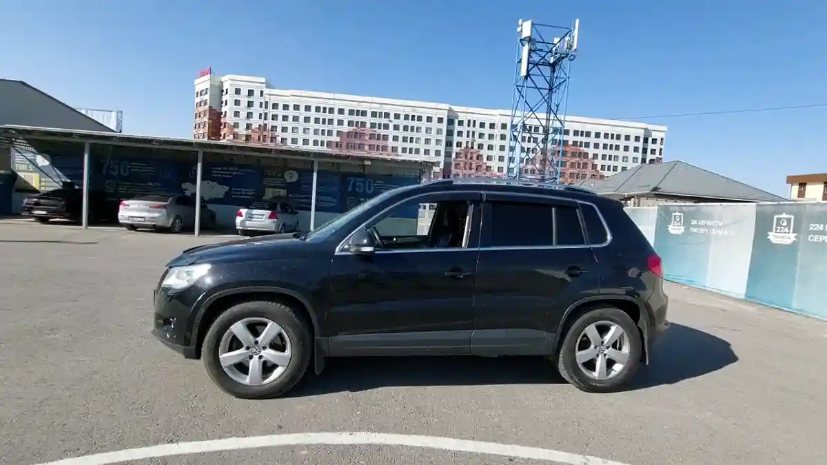 Volkswagen Tiguan 2010 года за 4 490 000 тг. в Шымкент