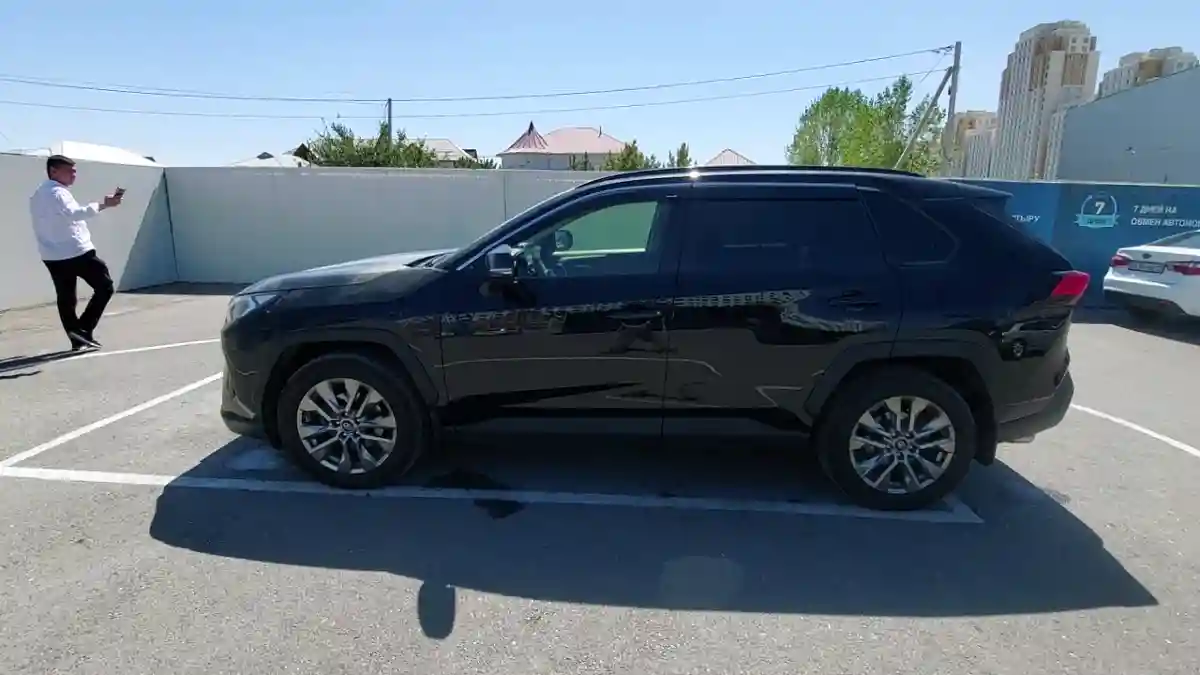 Toyota RAV4 2020 года за 13 590 000 тг. в Шымкент