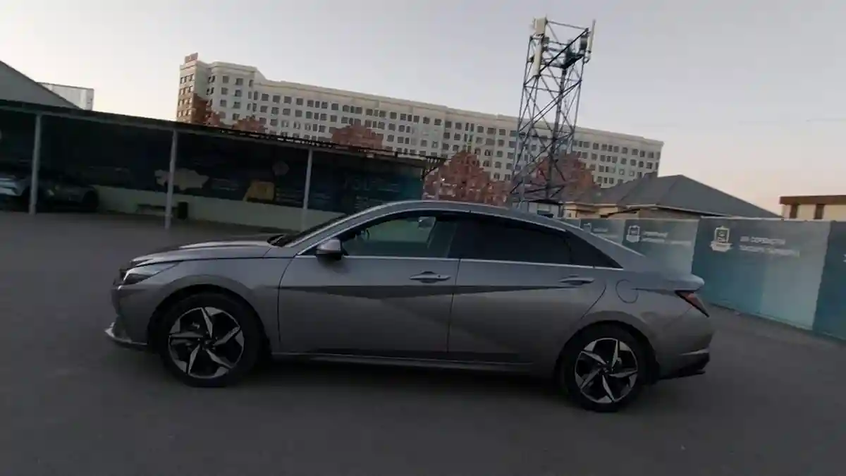 Hyundai Elantra 2023 года за 9 990 000 тг. в Шымкент