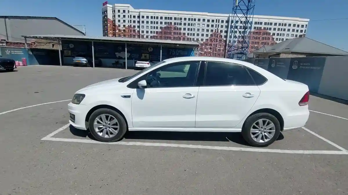 Volkswagen Polo 2015 года за 5 090 000 тг. в Шымкент