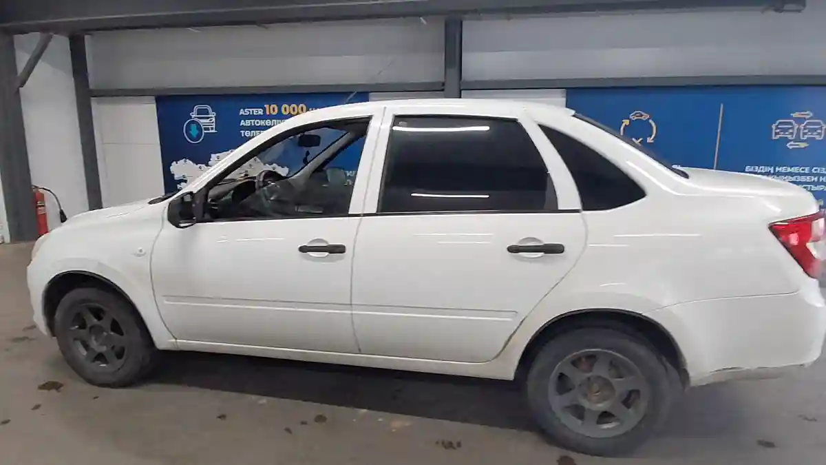 LADA (ВАЗ) Granta 2014 года за 1 790 000 тг. в Астана
