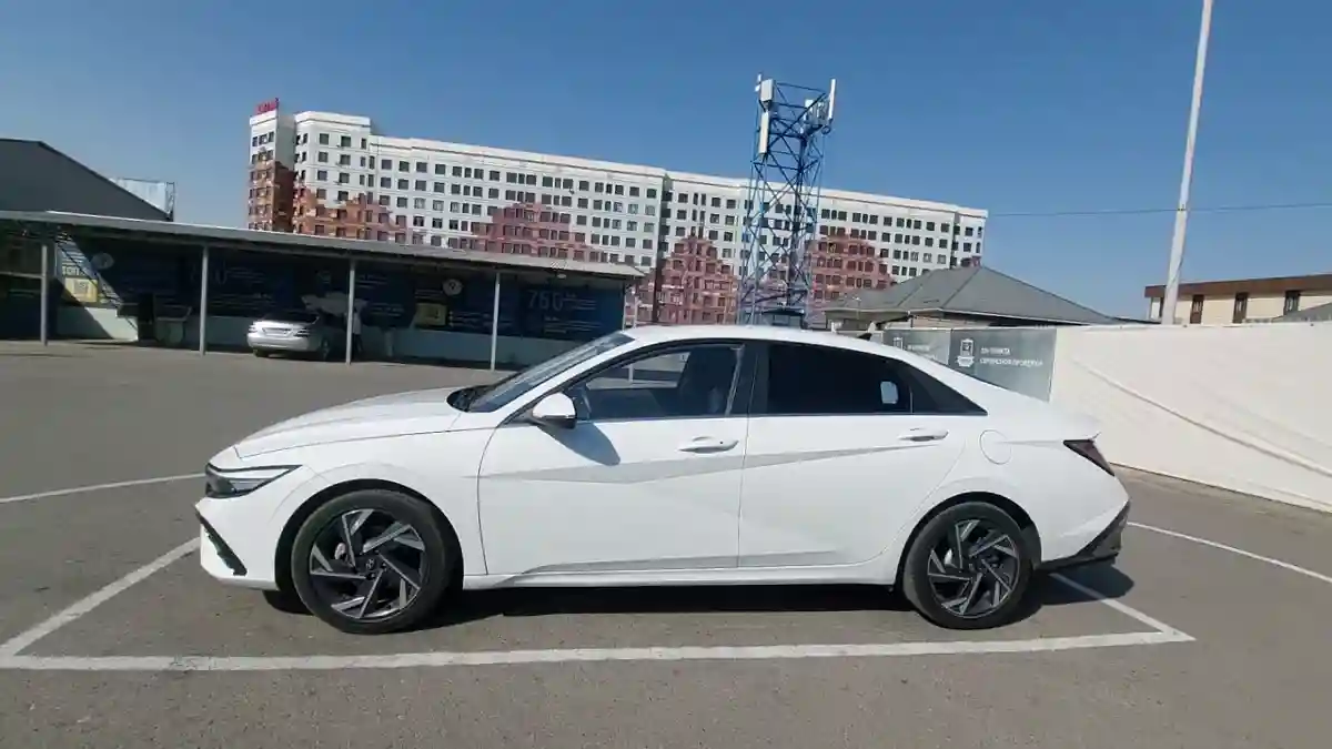 Hyundai Elantra 2024 года за 8 290 000 тг. в Шымкент