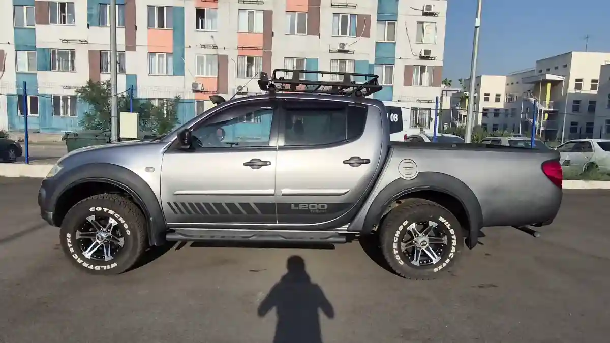 Mitsubishi L200 2013 года за 7 400 000 тг. в Алматы