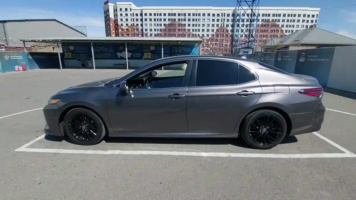 Toyota Camry 2021 года за 11 990 000 тг. в Шымкент