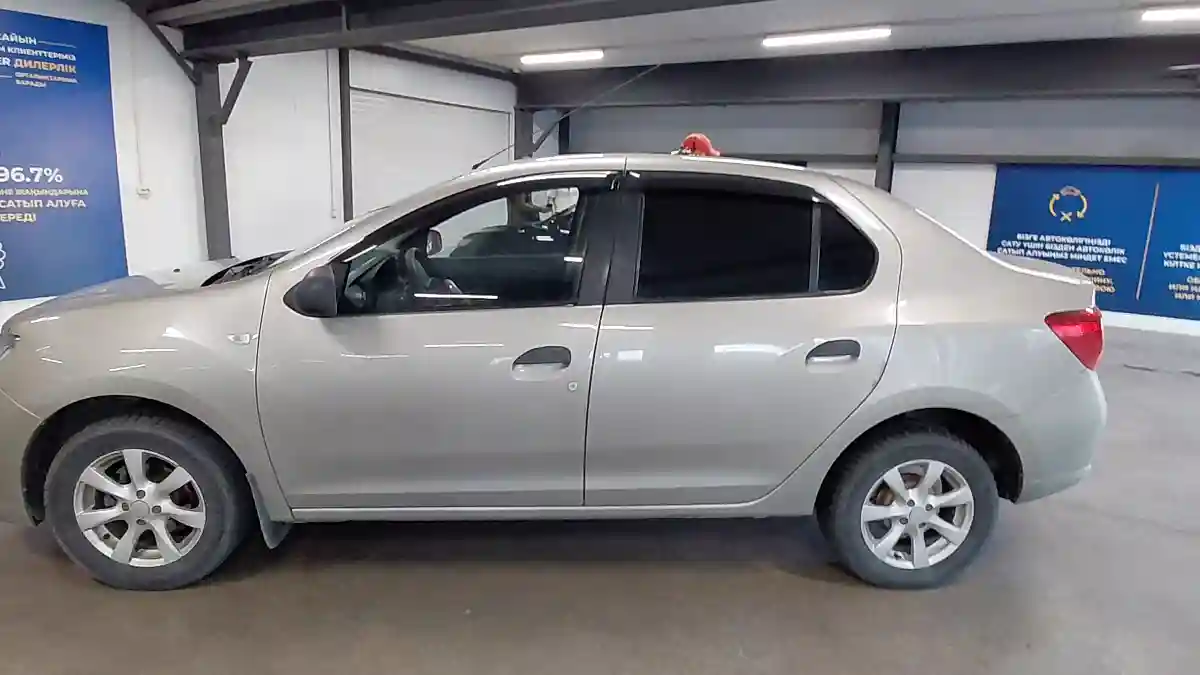 Renault Logan 2015 года за 3 490 000 тг. в Астана