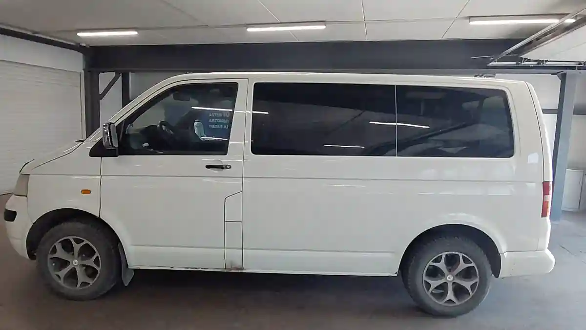 Volkswagen Transporter 2006 года за 6 320 000 тг. в Астана