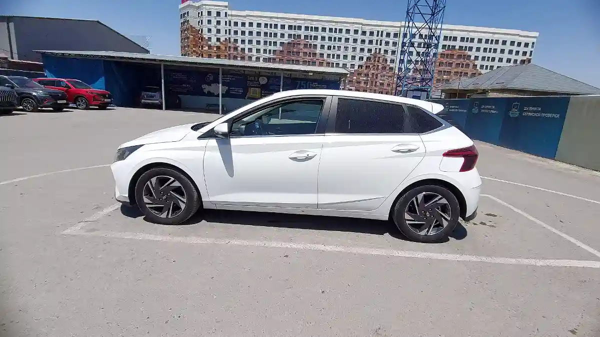 Hyundai i20 2023 года за 6 790 000 тг. в Шымкент