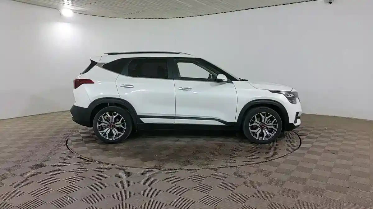 Kia Seltos 2022 года за 9 890 000 тг. в Шымкент