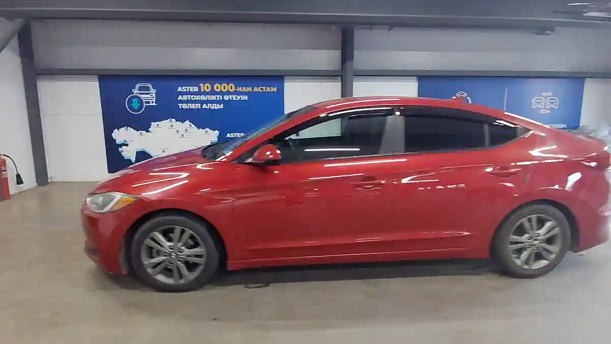 Hyundai Elantra 2018 года за 6 590 000 тг. в Астана