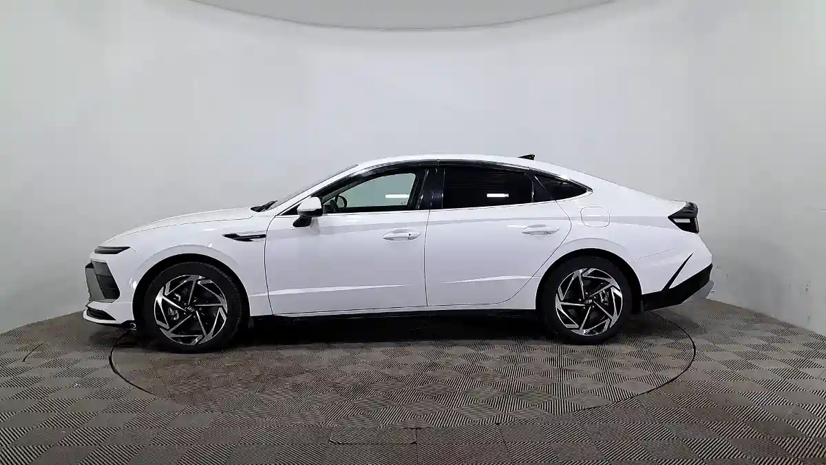 Hyundai Sonata 2024 года за 14 290 000 тг. в Астана