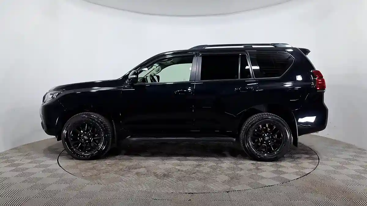 Toyota Land Cruiser Prado 2019 года за 23 800 000 тг. в Астана