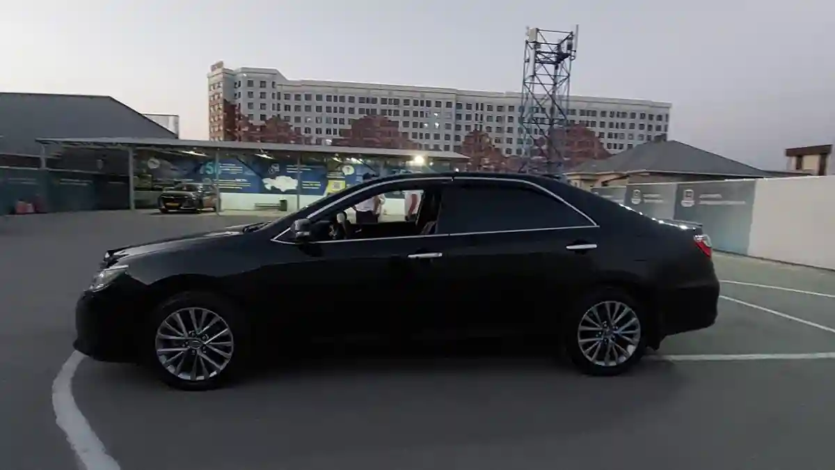 Toyota Camry 2017 года за 11 600 000 тг. в Шымкент