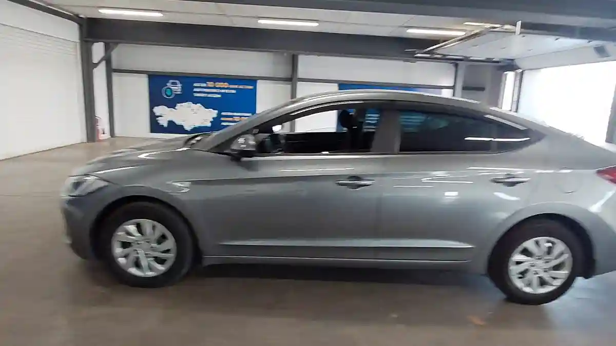 Hyundai Elantra 2018 года за 6 300 000 тг. в Астана