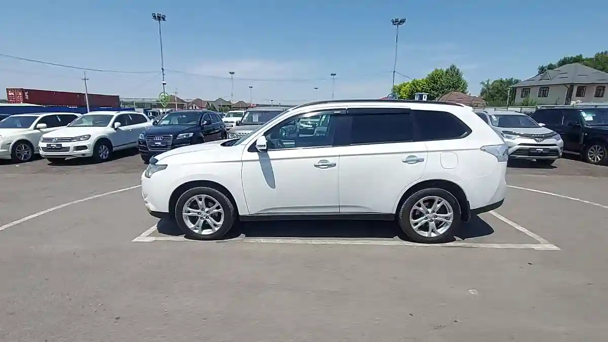 Mitsubishi Outlander 2012 года за 6 300 000 тг. в Алматы