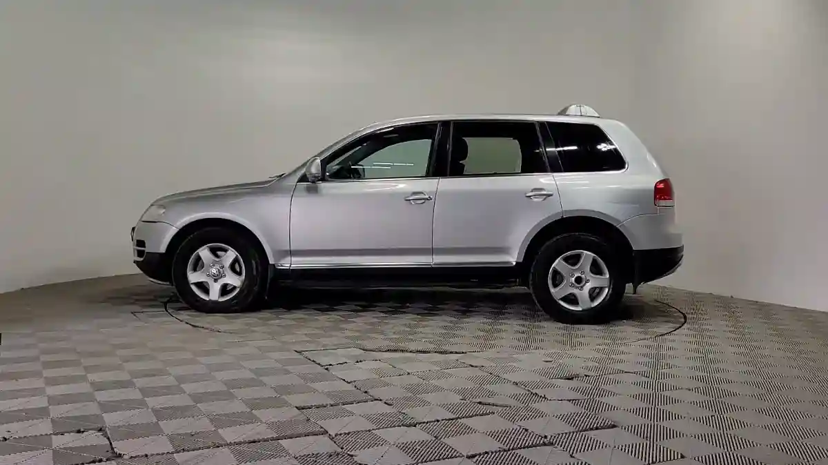 Volkswagen Touareg 2006 года за 3 990 000 тг. в Алматы