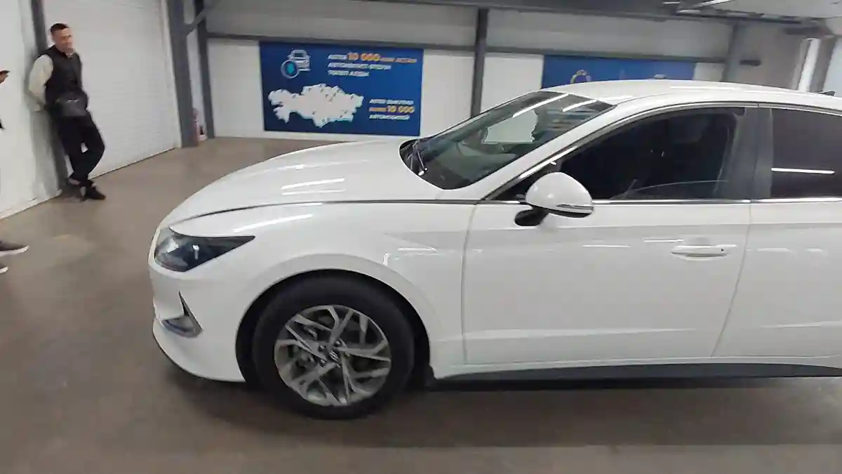 Hyundai Sonata 2020 года за 10 000 000 тг. в Астана