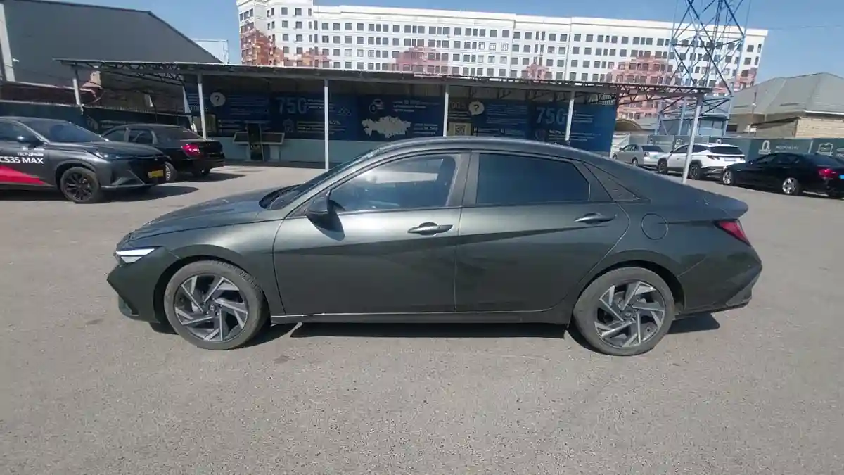 Hyundai Elantra 2023 года за 9 490 000 тг. в Шымкент
