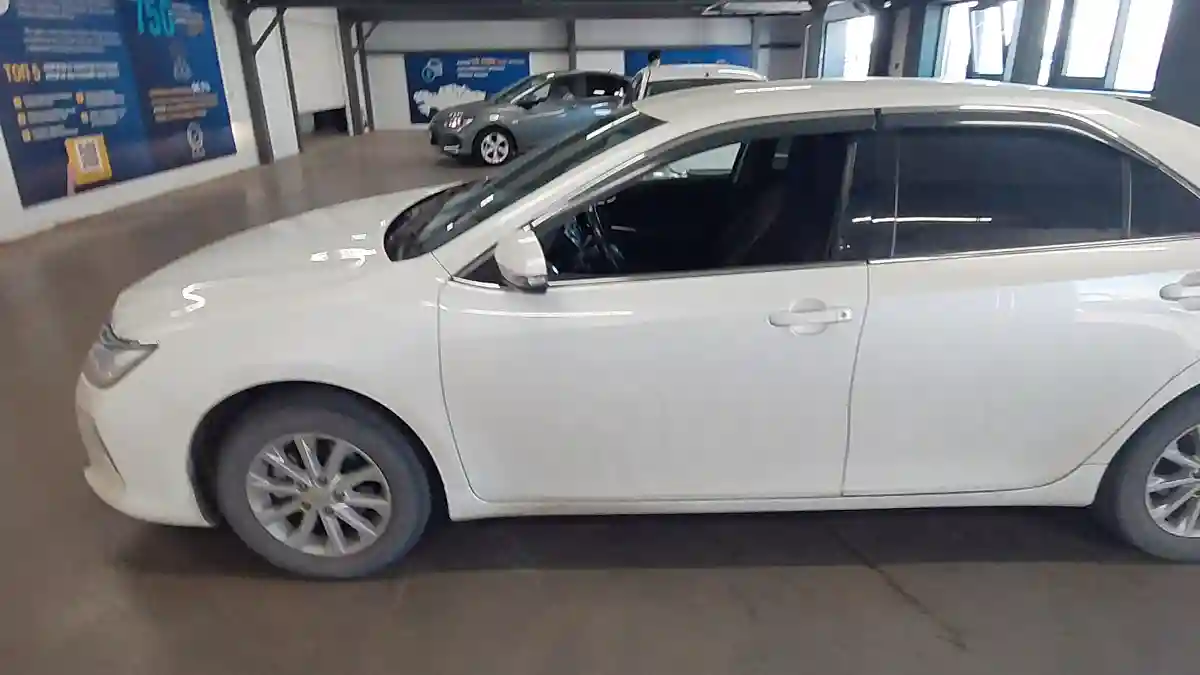 Toyota Camry 2015 года за 10 290 000 тг. в Астана