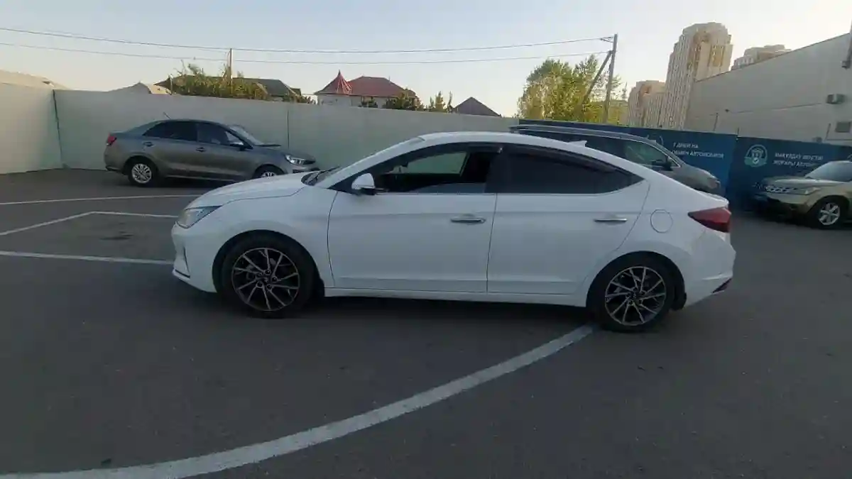 Hyundai Elantra 2020 года за 7 990 000 тг. в Шымкент