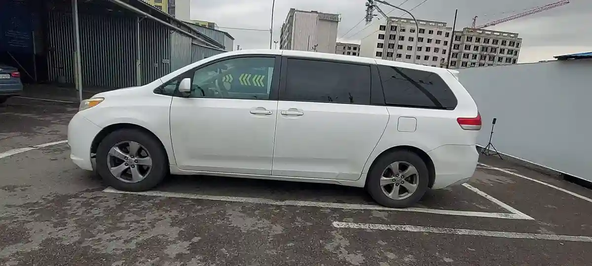 Toyota Sienna 2010 года за 8 590 000 тг. в Алматы