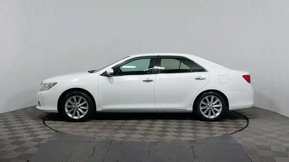 Toyota Camry 2013 года за 7 700 000 тг. в Павлодар