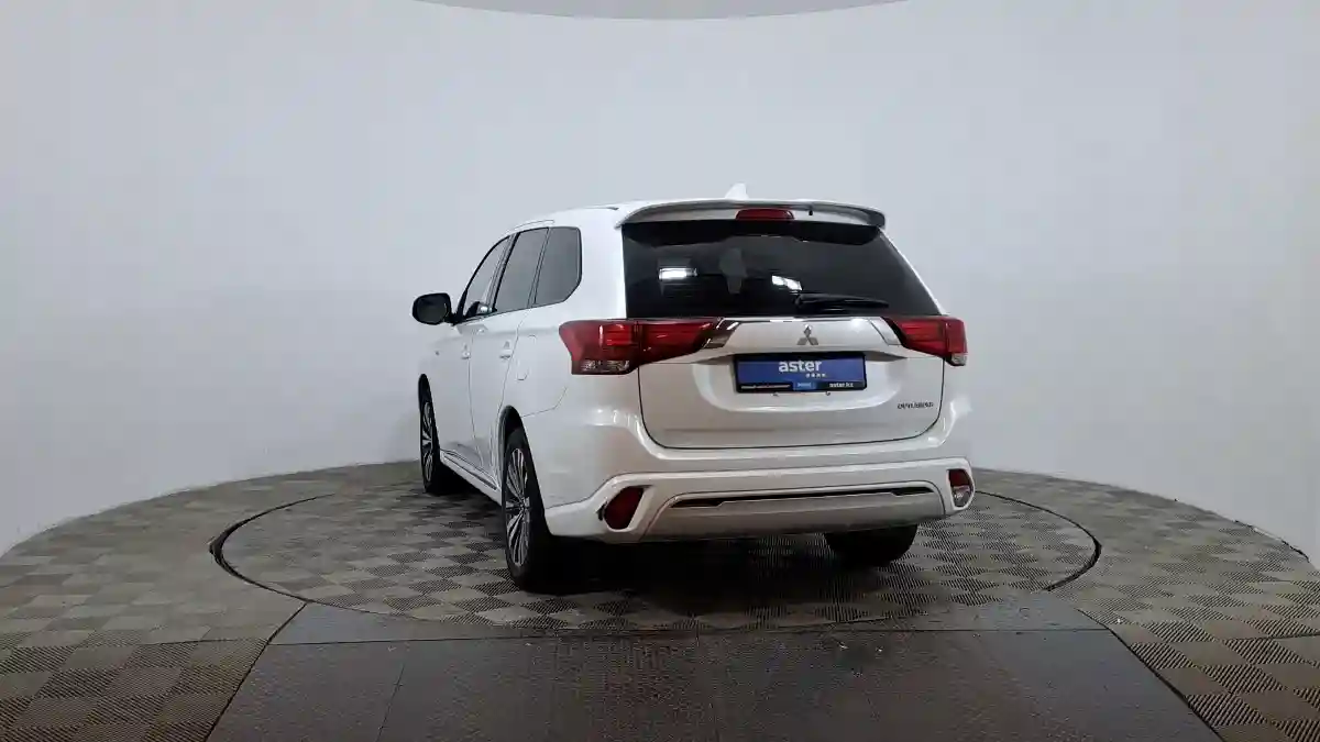 Mitsubishi Outlander 2022 года за 10 490 000 тг. в Астана
