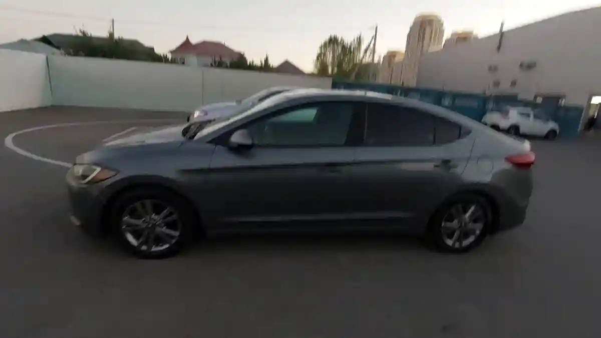 Hyundai Elantra 2017 года за 7 875 000 тг. в Шымкент