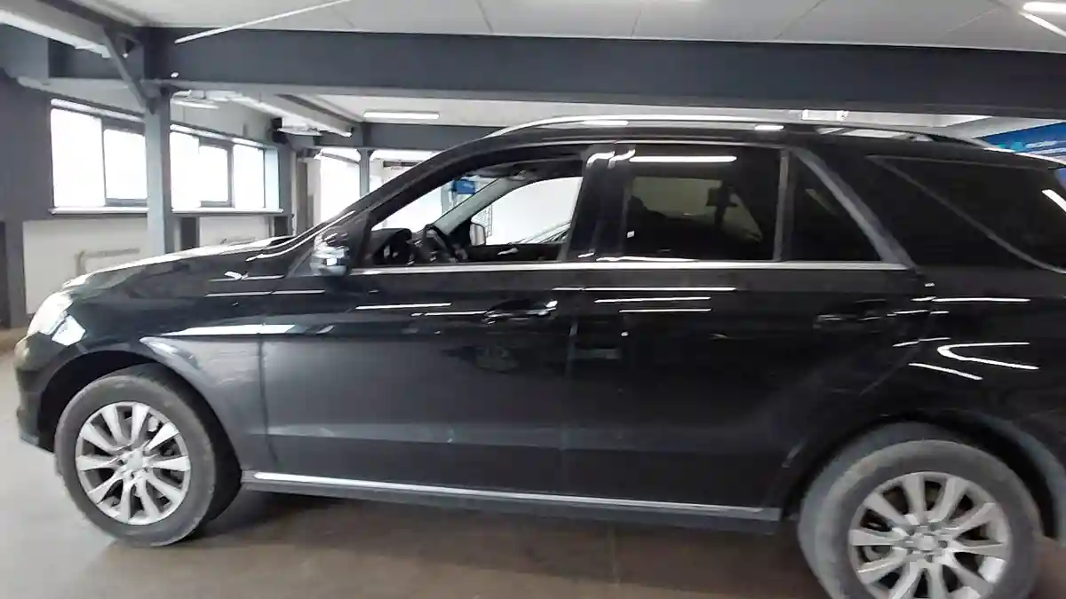 Mercedes-Benz M-Класс 2013 года за 11 200 000 тг. в Астана