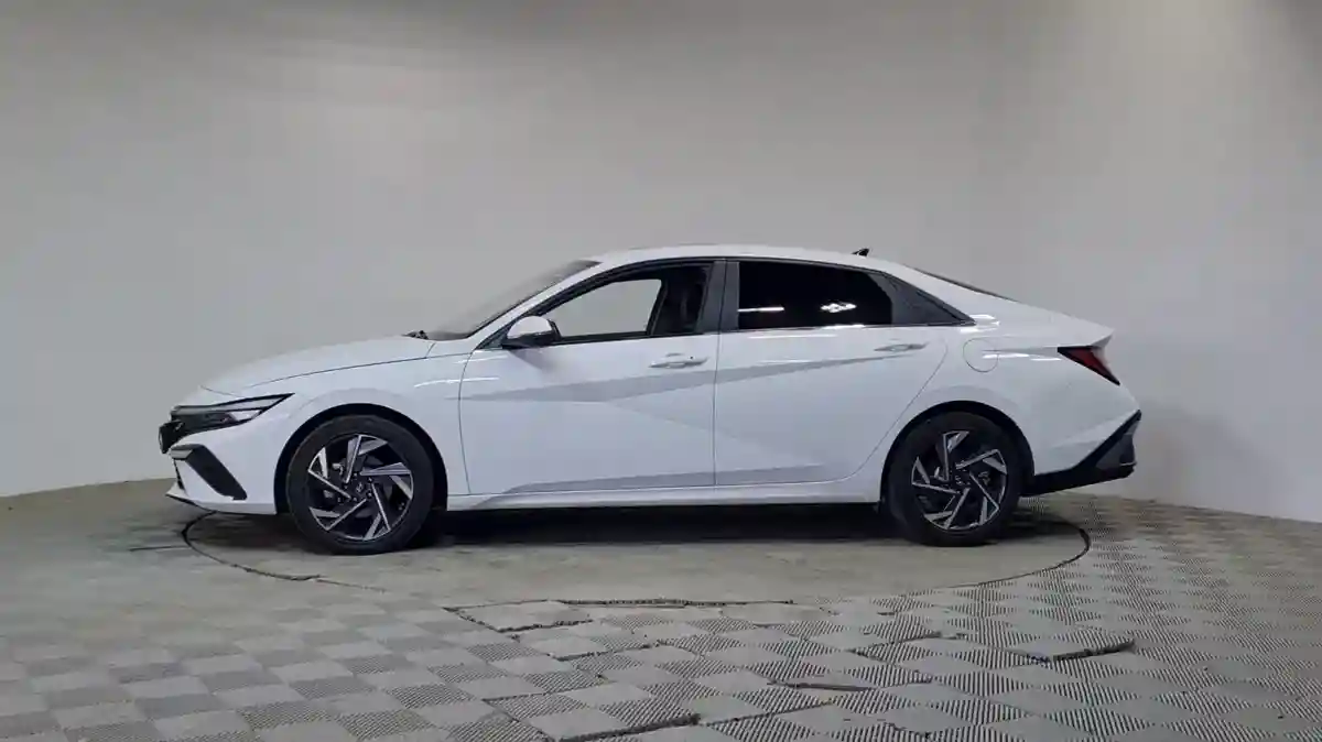 Hyundai Elantra 2024 года за 8 390 000 тг. в Алматы