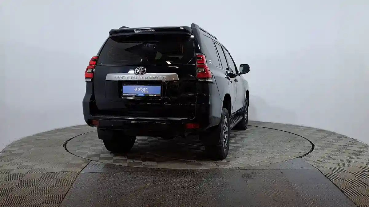 Toyota Land Cruiser Prado 2022 года за 30 000 000 тг. в Астана