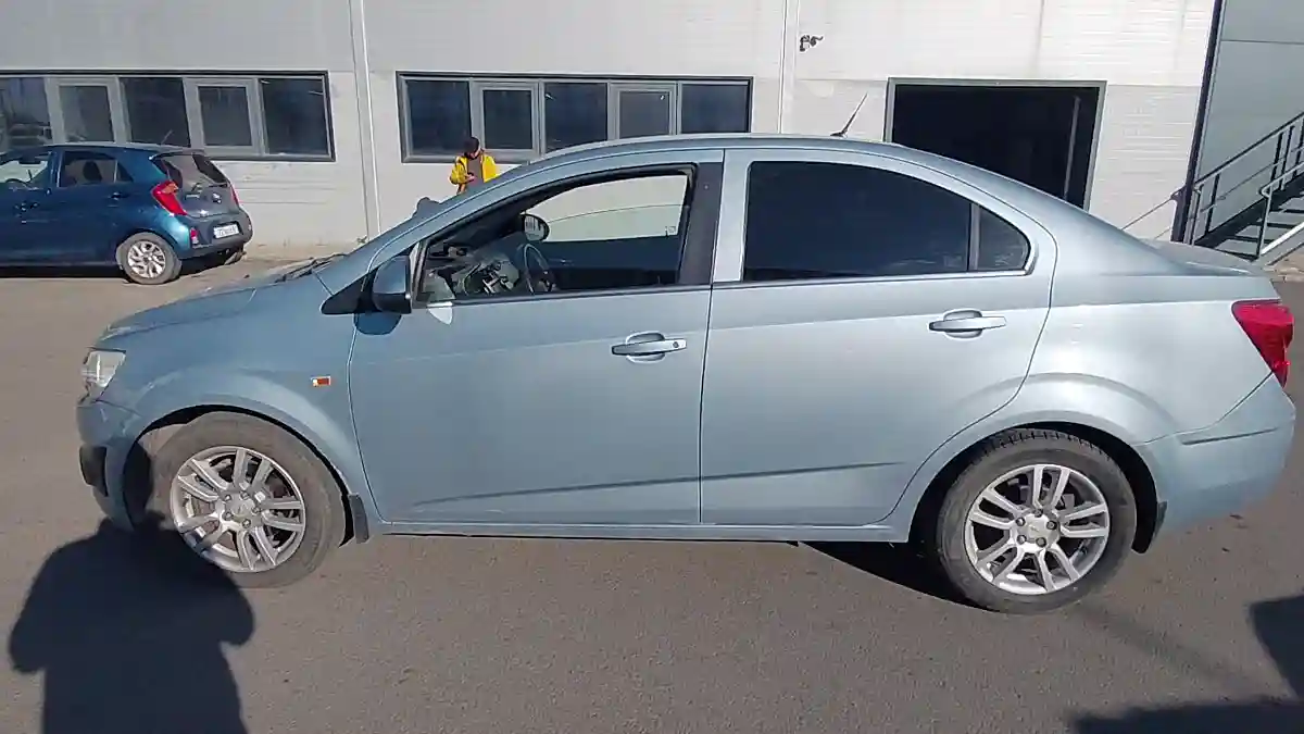 Chevrolet Aveo 2013 года за 2 990 000 тг. в Астана
