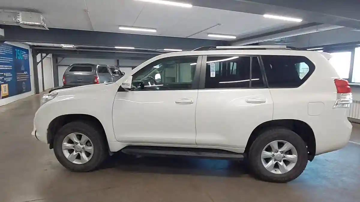 Toyota Land Cruiser Prado 2010 года за 12 650 000 тг. в Астана