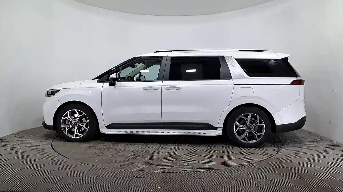 Kia Carnival 2021 года за 17 990 000 тг. в Астана