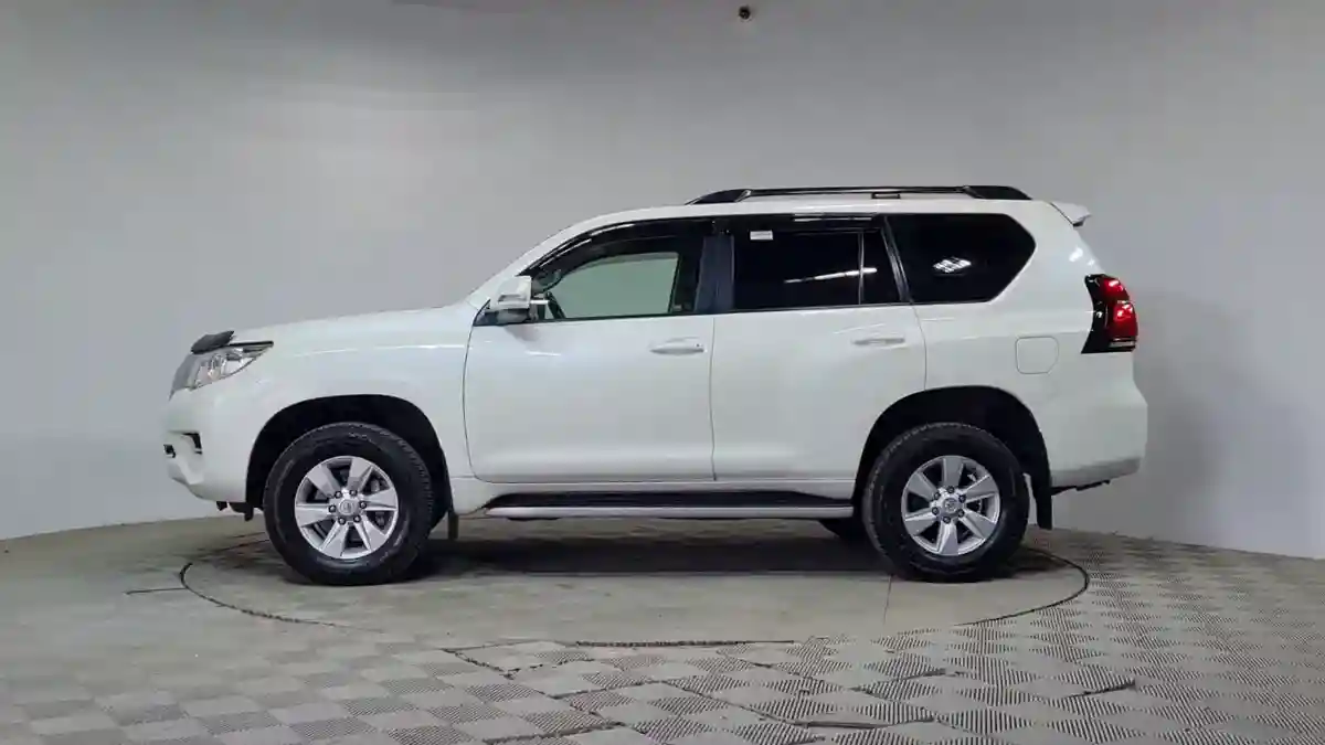 Toyota Land Cruiser Prado 2020 года за 17 590 000 тг. в Алматы