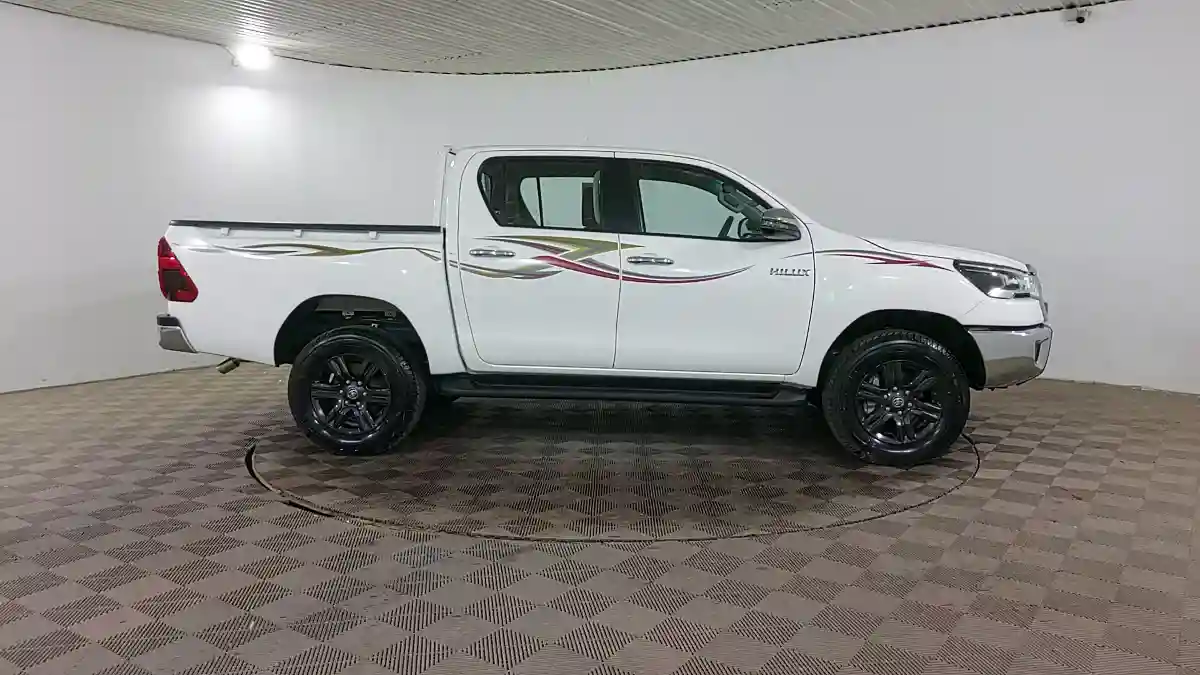 Toyota Hilux 2025 года за 26 250 000 тг. в Шымкент